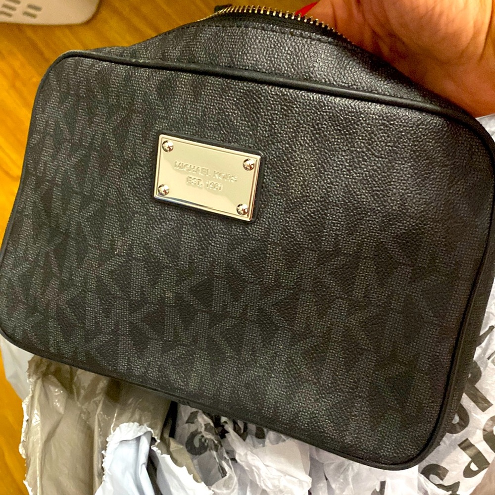 Michael Kors crossbody and wristlet bundle. Good to great condition.